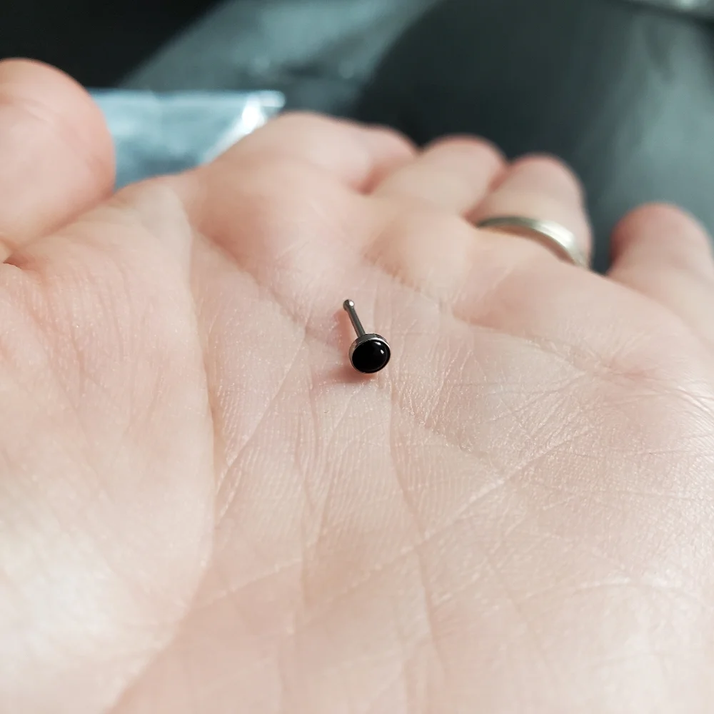 Semi precious black stone nose stud - Picture 2 of 2